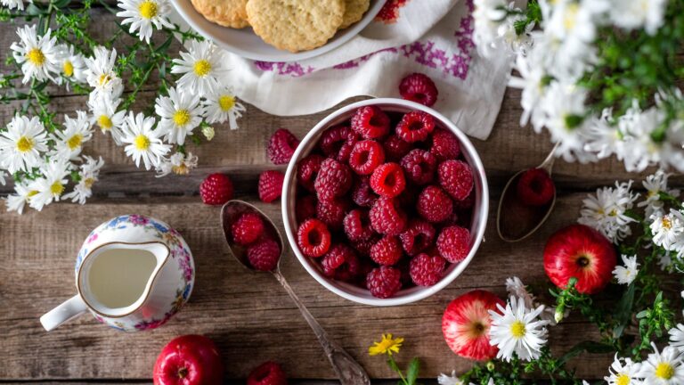 Does Apple Cider Vinegar Keep Flowers Fresh?