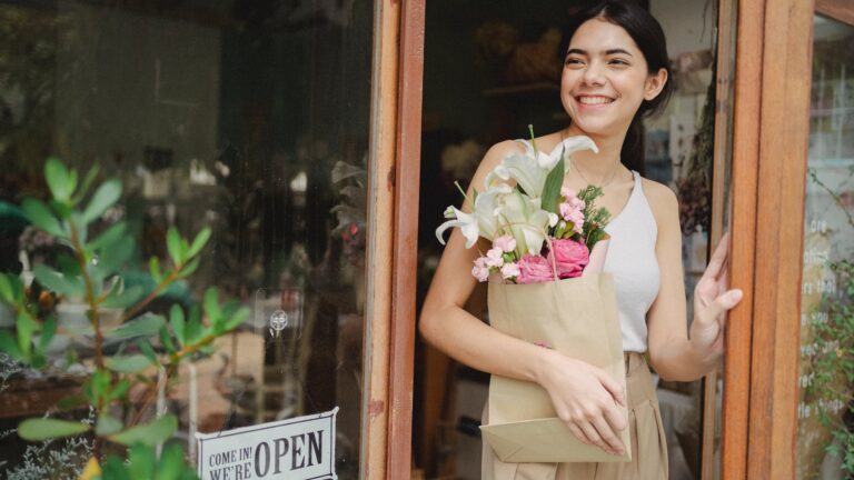 Is It Better To Buy Bare Root Or Potted Roses?