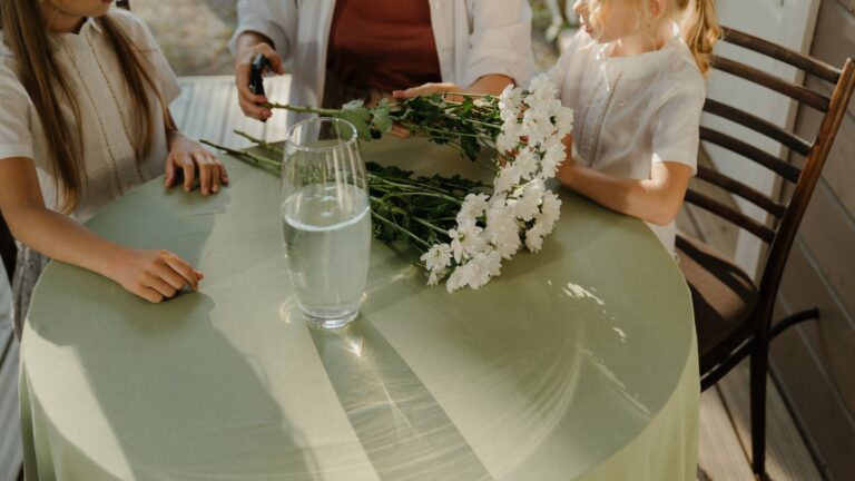 Can you cut lilies and put them in a vase?