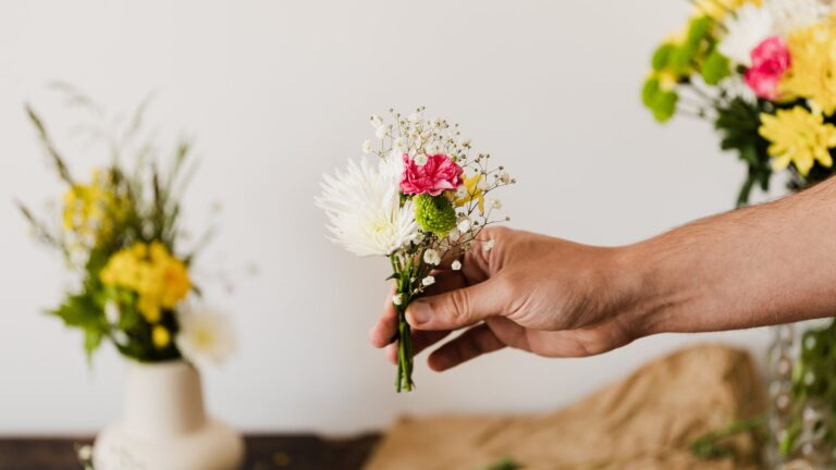 How do you keep lilies alive in a vase?