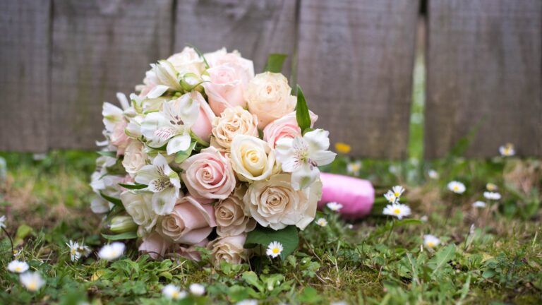 What does Stephanotis wedding flower mean?